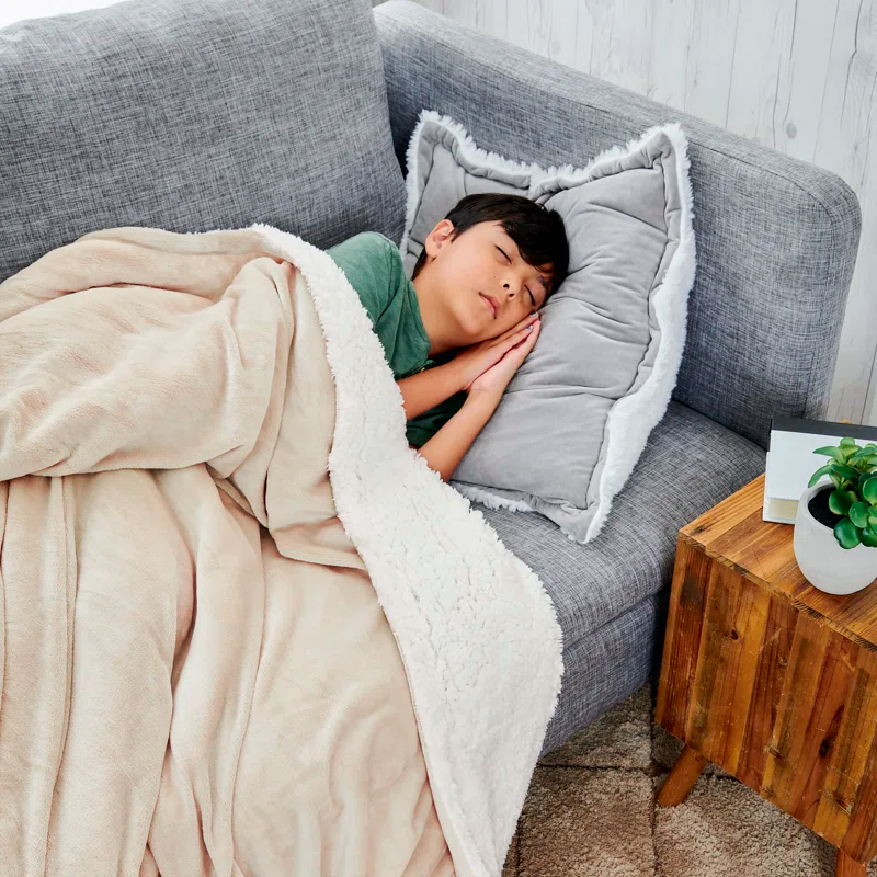 Casual Living CASUAL LIVING Machine Washable Easy Care Couch Warm Sofa Blankets, Throw,