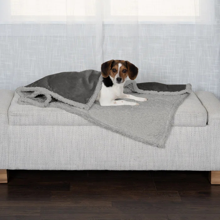 FurHaven Snuggly & Warm Soft-Edge Warming Waterproof Blanket