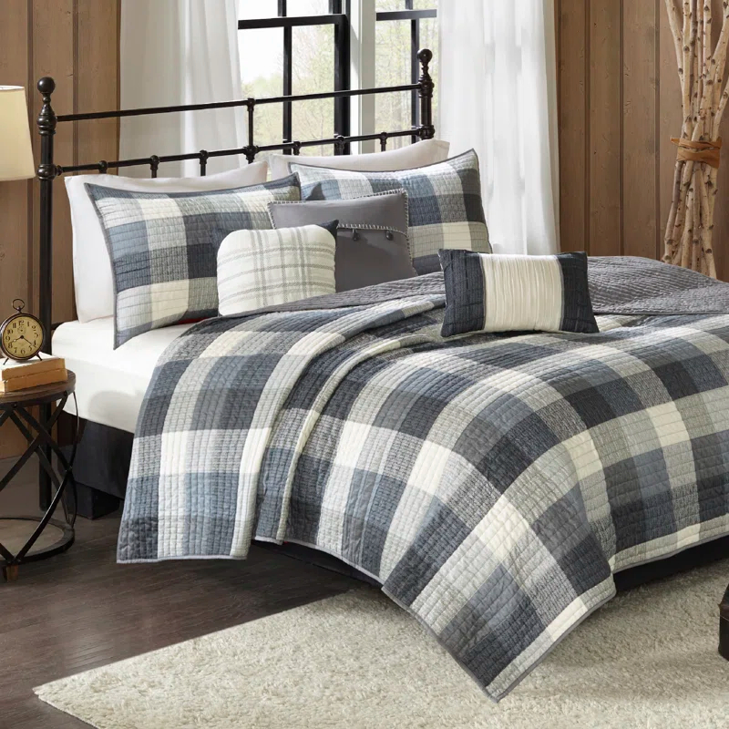 Madison Park Ridge 6 Piece Printed Herringbone Quilt Set with Throw Pillows