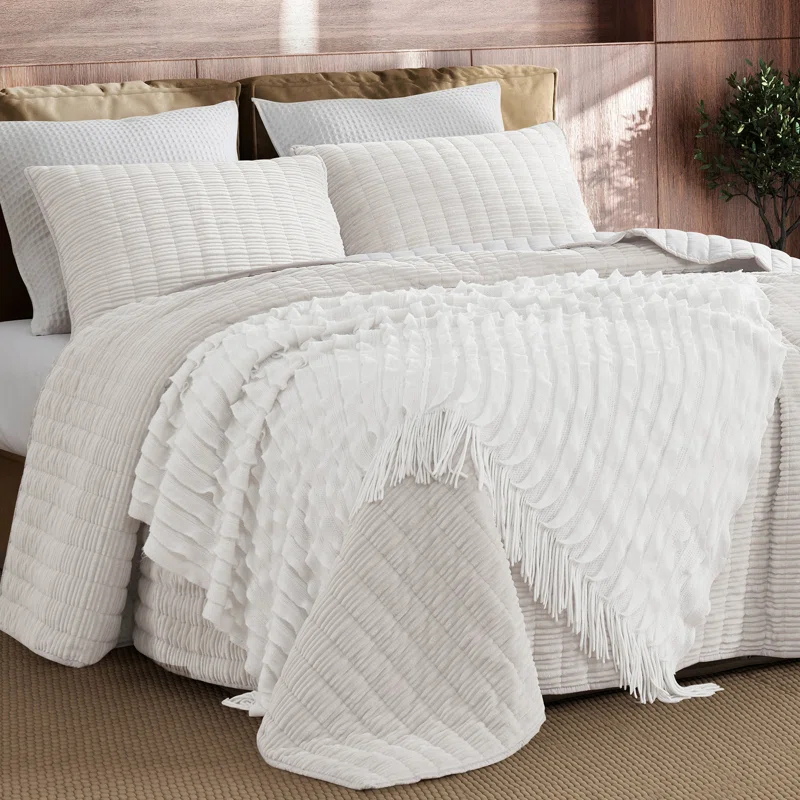 Wonderful Velvet Reversible 3 Piece Quilt Set