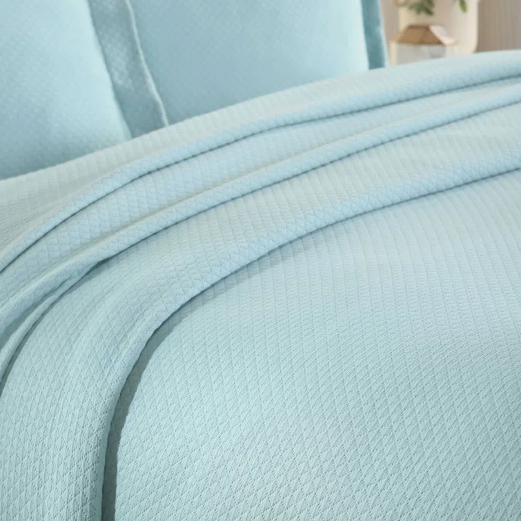 Superior Superior Solitaire Waffled Matelassé Bedspread Set with Shams