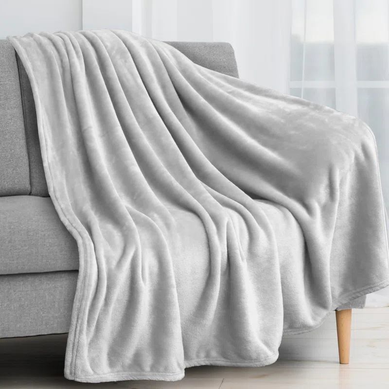 Pavilia Hand Woven Throw Blanket
