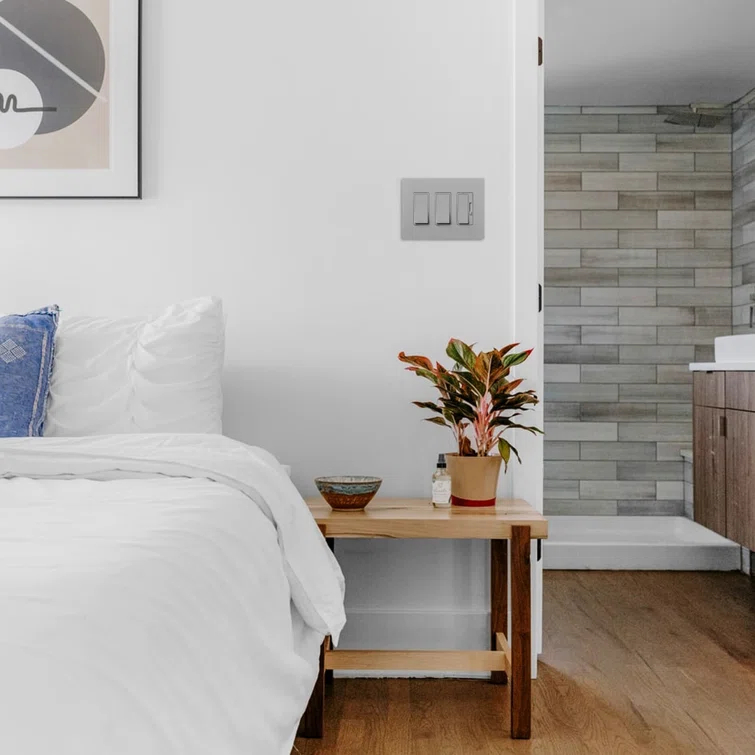 Legrand Radiant 3-Gang Decorator Rocker Screwless Wall Plate