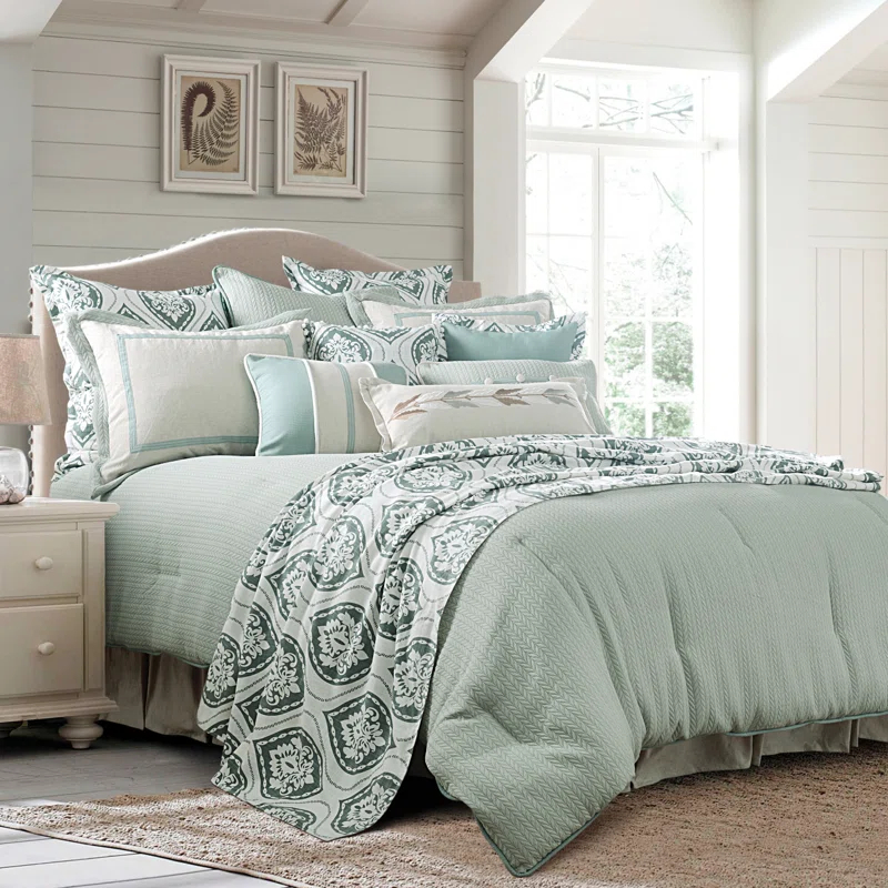 HiEnd Accents Belmont Modern & Contemporary Damask Comforter Set