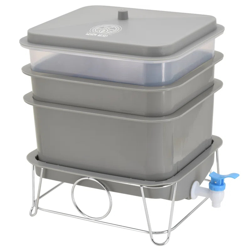 4 Gallons Plastic Worm Bin with Latching Lid