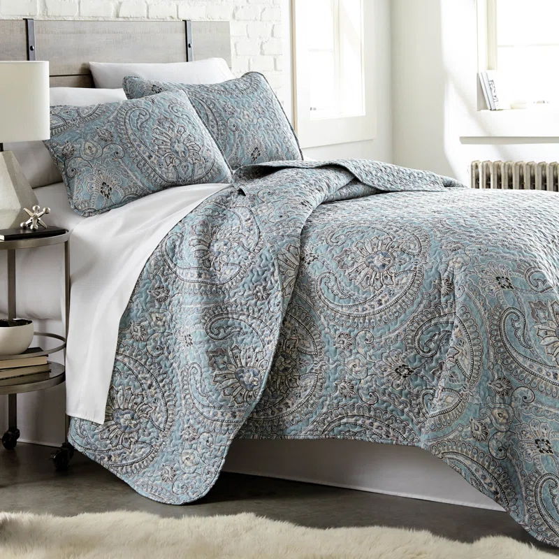 SouthShore Fine Linens Pure Melody Oversized Light-weight Paisley Quilt Set with matching shams
