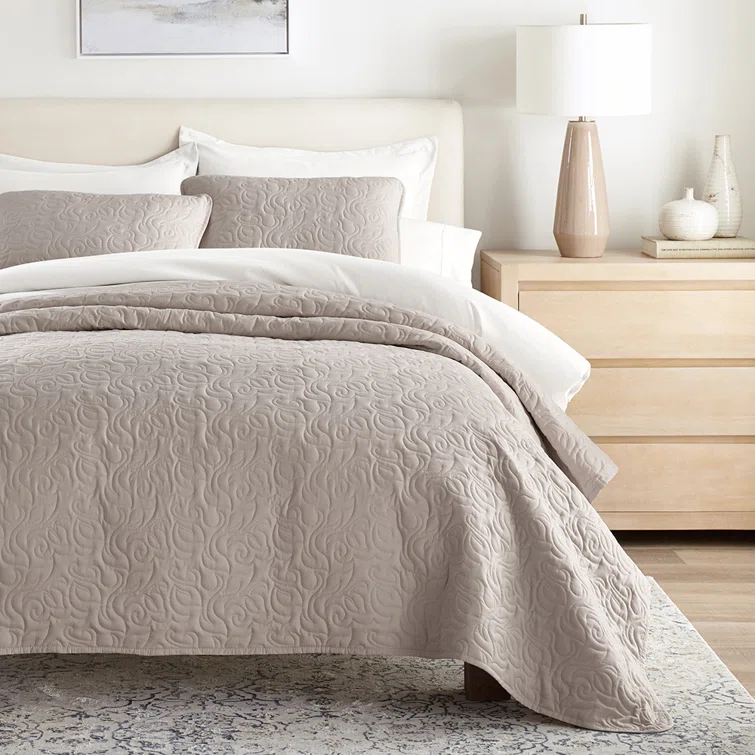 Becky Cameron Becky Cameron Elegant Floral Stitching Quilt Set