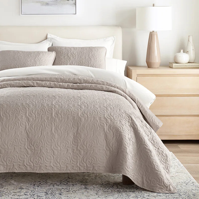 Becky Cameron Becky Cameron Elegant Floral Stitching Quilt Set