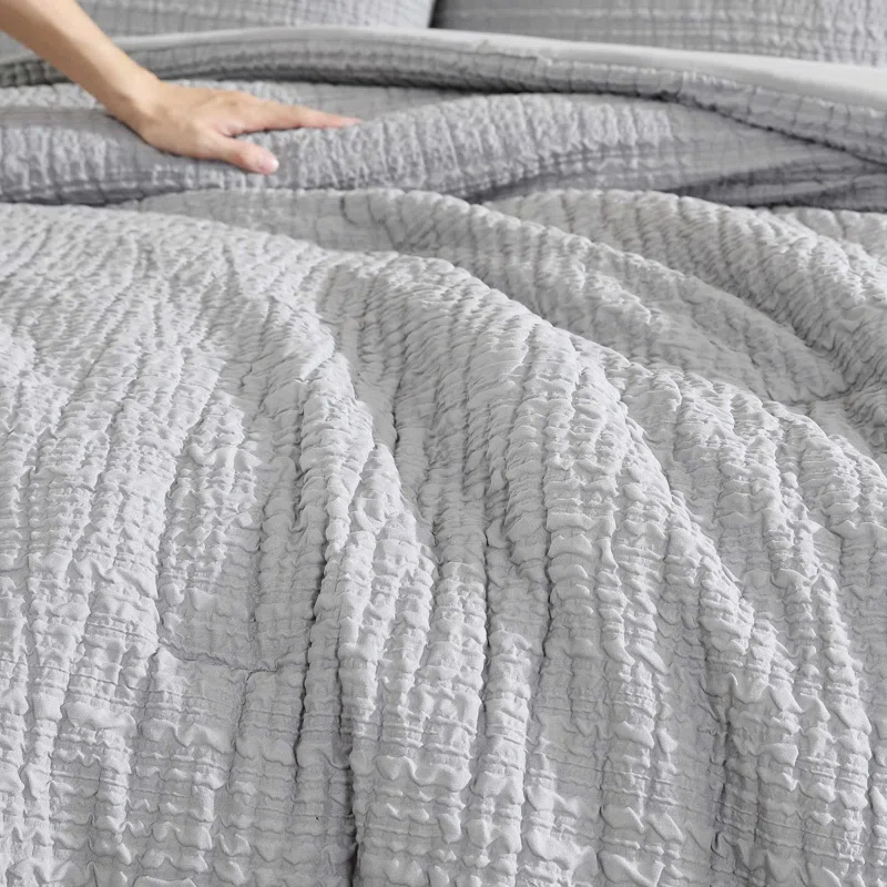 Kenneth Cole Kenneth Cole Serenity Wavy Lines Beige Comforter Set