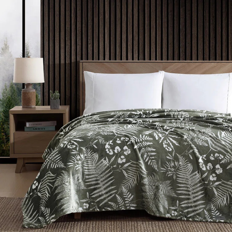 Eddie Bauer Eddie Bauer Printed Ultra Soft Plush Fleece Reversible Blanket