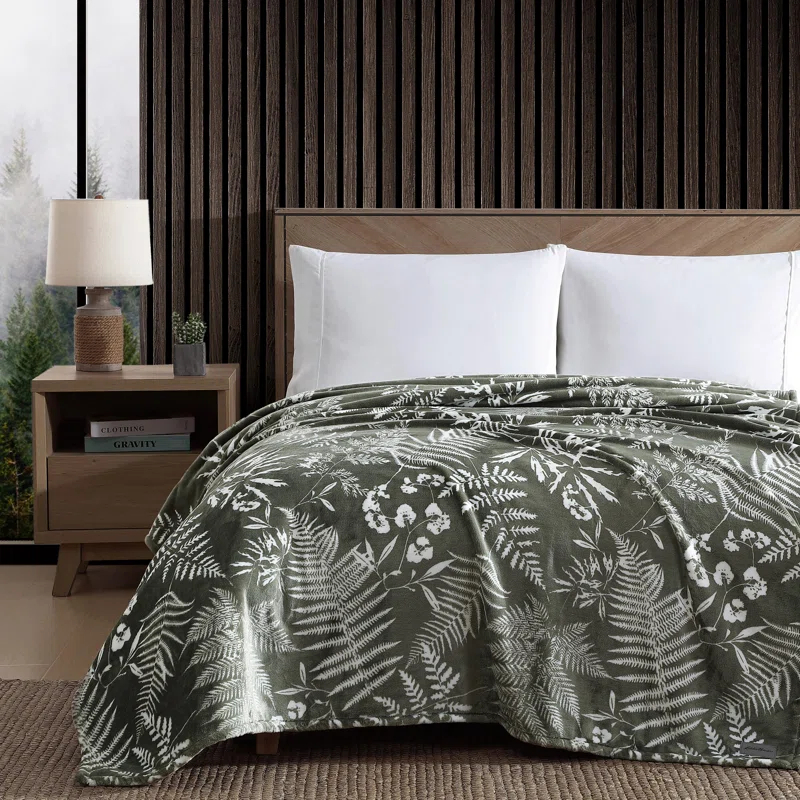 Eddie Bauer Eddie Bauer Printed Ultra Soft Plush Fleece Reversible Blanket