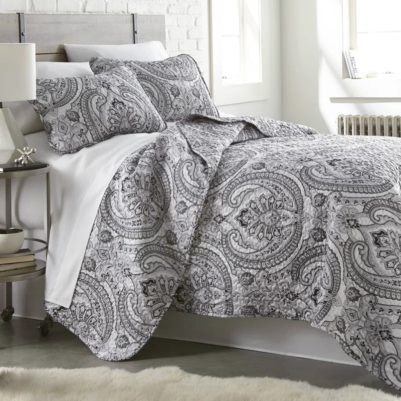 SouthShore Fine Linens Pure Melody Oversized Light-weight Paisley Quilt Set with matching shams
