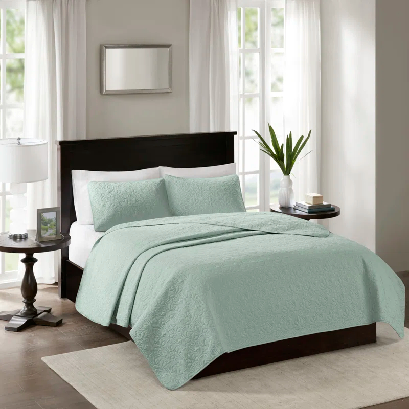 Madison Park Quebec Reversible Quilt Set