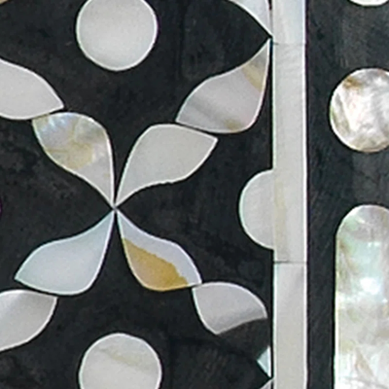 Evelyn Coquillage Flat Wall Mirror