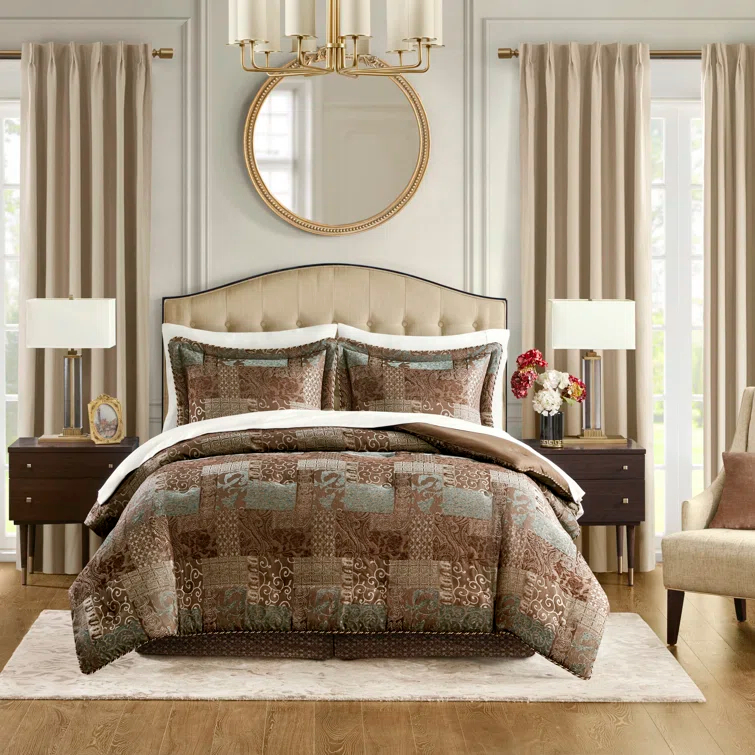 Croscill Croscill Galleria 4 Piece Chenille Jacquard Comforter Set