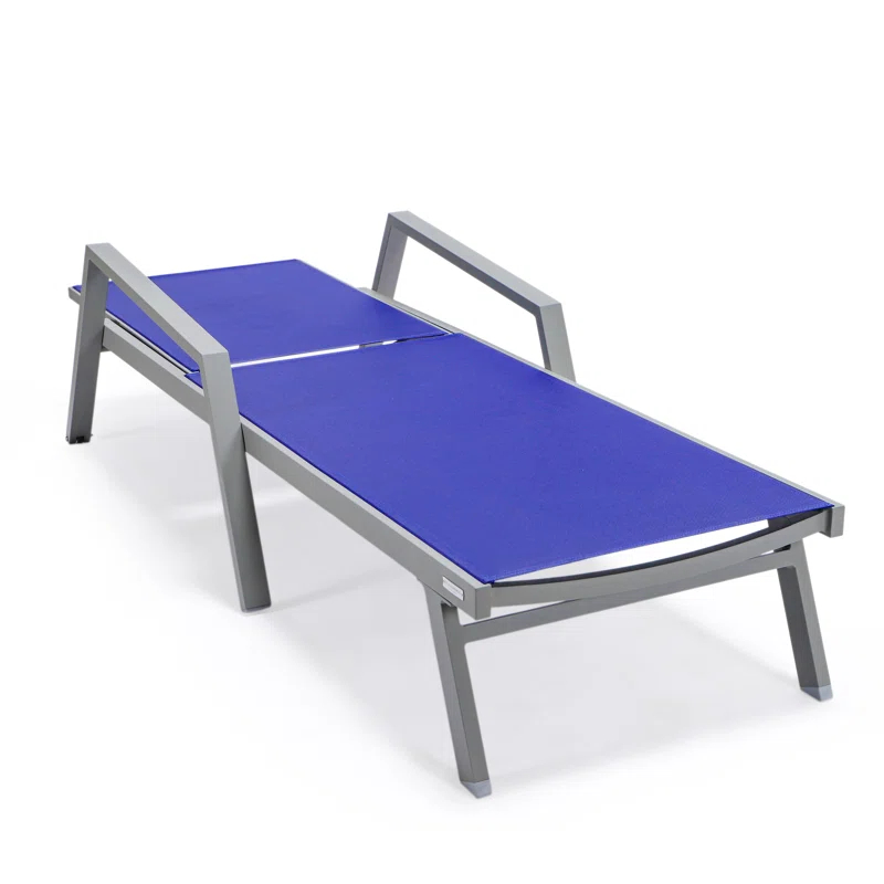 LeisureMod Outdoor Metal Chaise Lounge with Table (Set of 2)