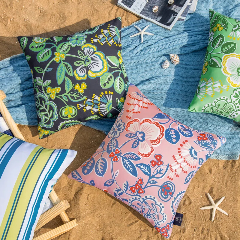 Phantoscope Outdoor Floral Colleciton Indoor/Outdoor Reversible Throw Pillow (Set of 2)