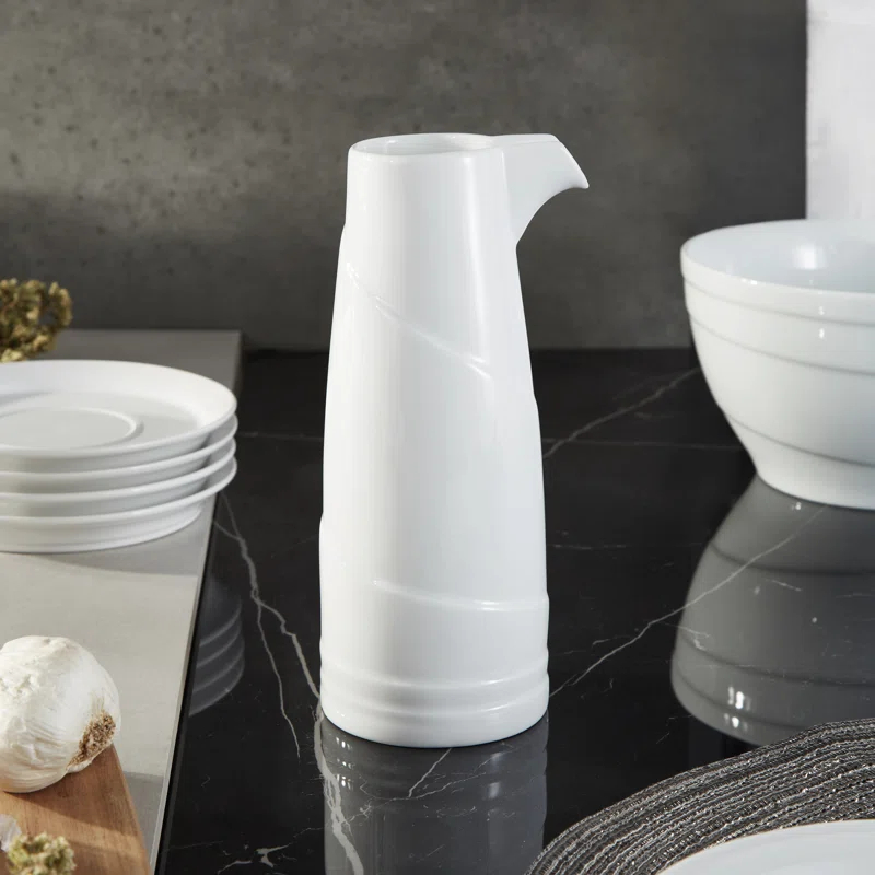 BergHOFF BergHOFF Essentials Hotel Line 22oz Porcelain Milk Jug