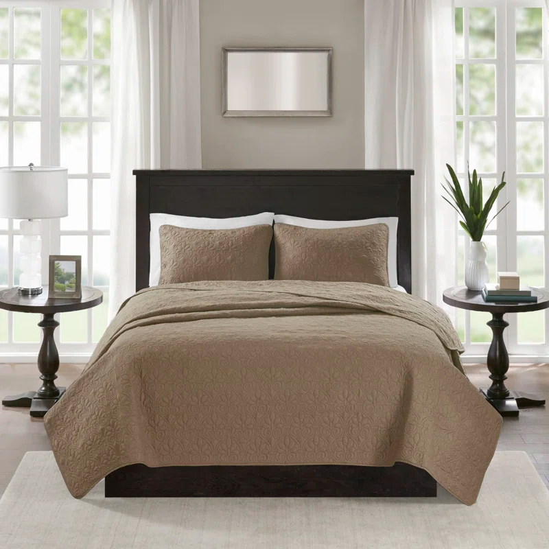 Madison Park Quebec Reversible Quilt Set