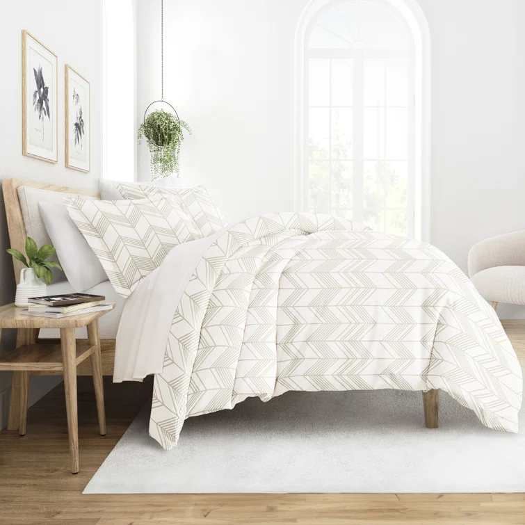 Becky Cameron Home Alps Chevron Pattern Duvet Cover Set