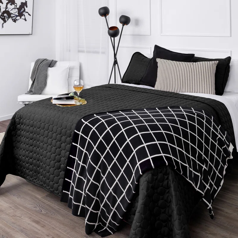 SouthShore Fine Linens Southshore Fine Linens Lightweight Oversized Reversible Quilt Set with shams