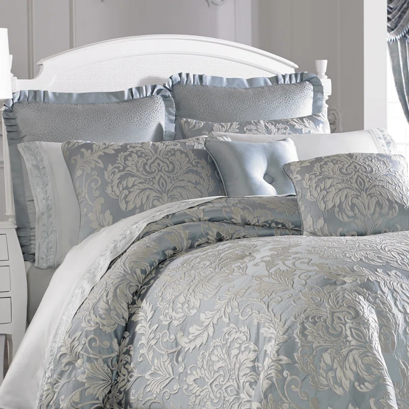 Five Queens Court Faith 4 Piece Comforter Set