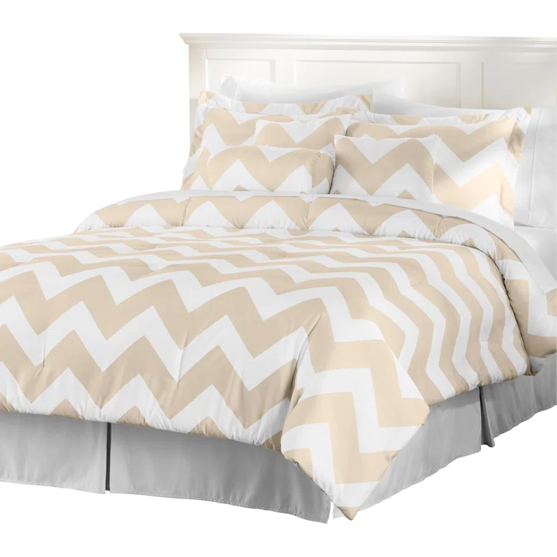 LCM Home Fashions Basics Chevron / Zig Zag Comforter Set