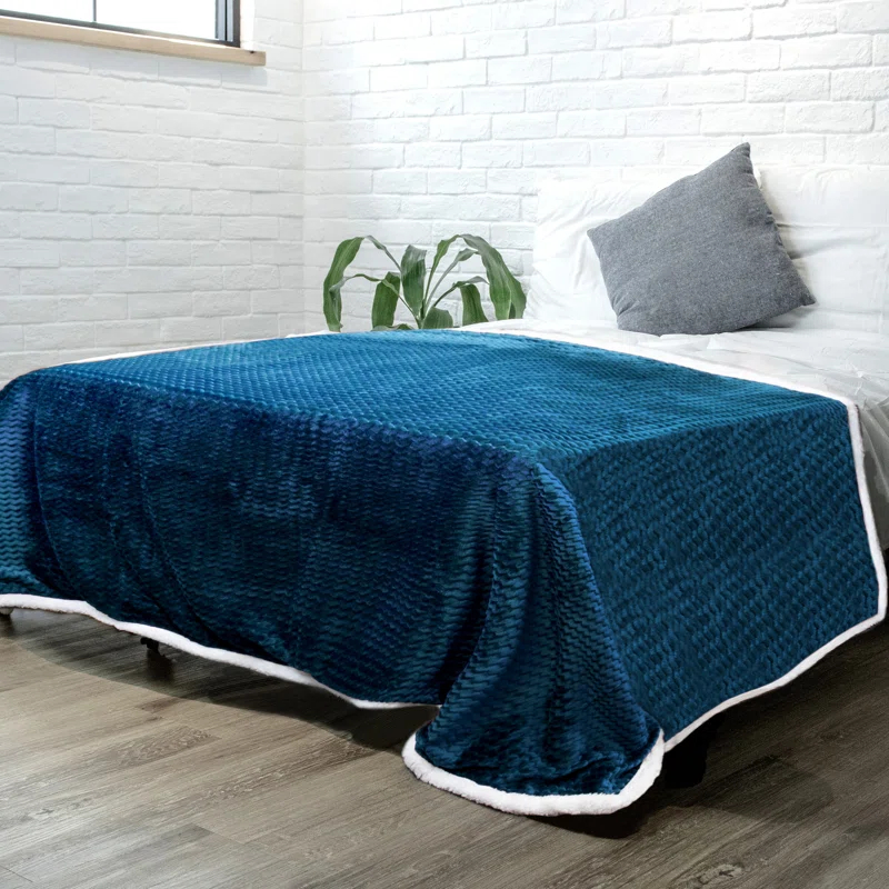 Pavilia Hand Woven Throw Blanket
