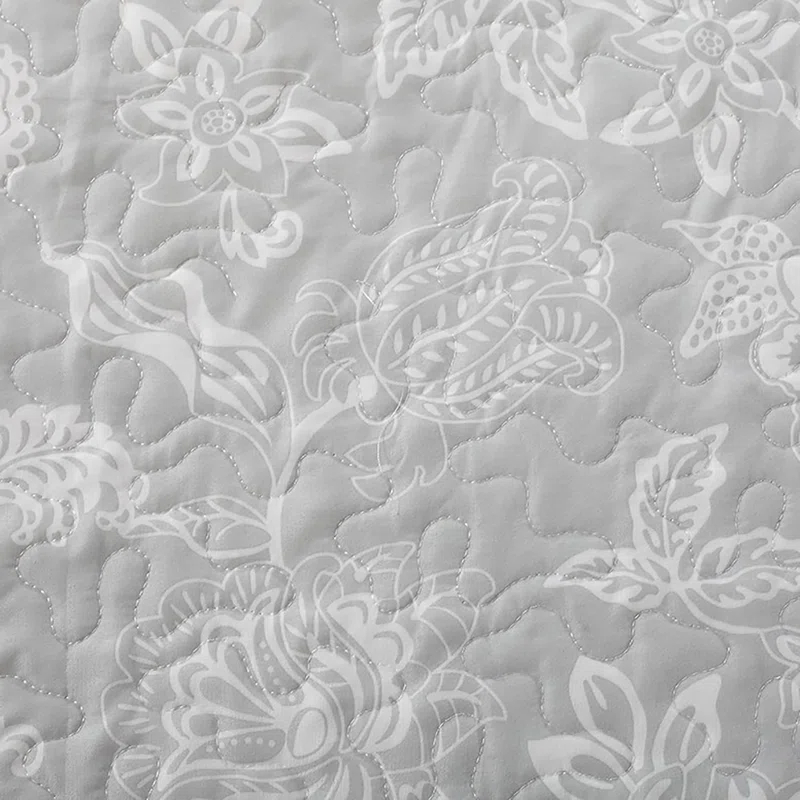 Dainty Floral Reversible Quilt Set with Shams