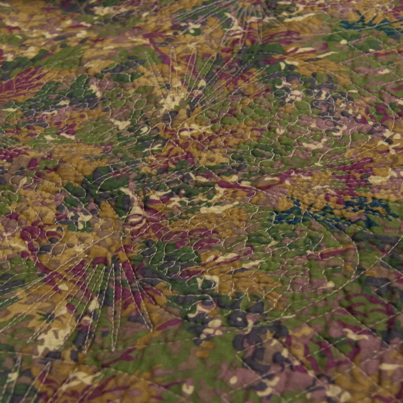 Donna Sharp CabinRaising Pine Cone Quilt