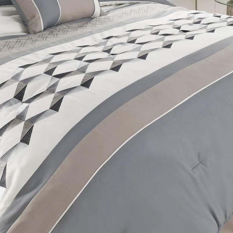 Beren Comforter Set