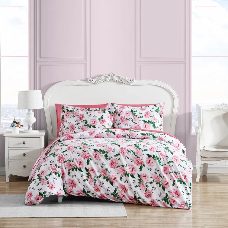 Betsey Johnson Betsey Johnson Blooming Roses Reversible Pink Duvet Cover Set