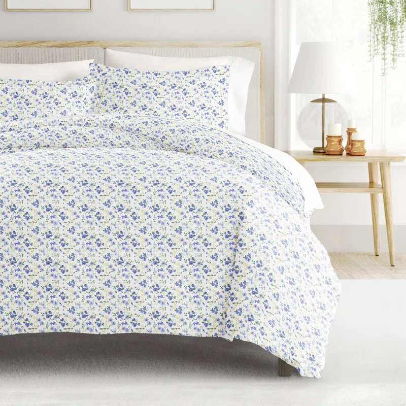 IEnjoy Home 8-Piece Reversible Bedding Bundle - Patterned Duvet Cover, Comforter Insert and Solid Sheet Set