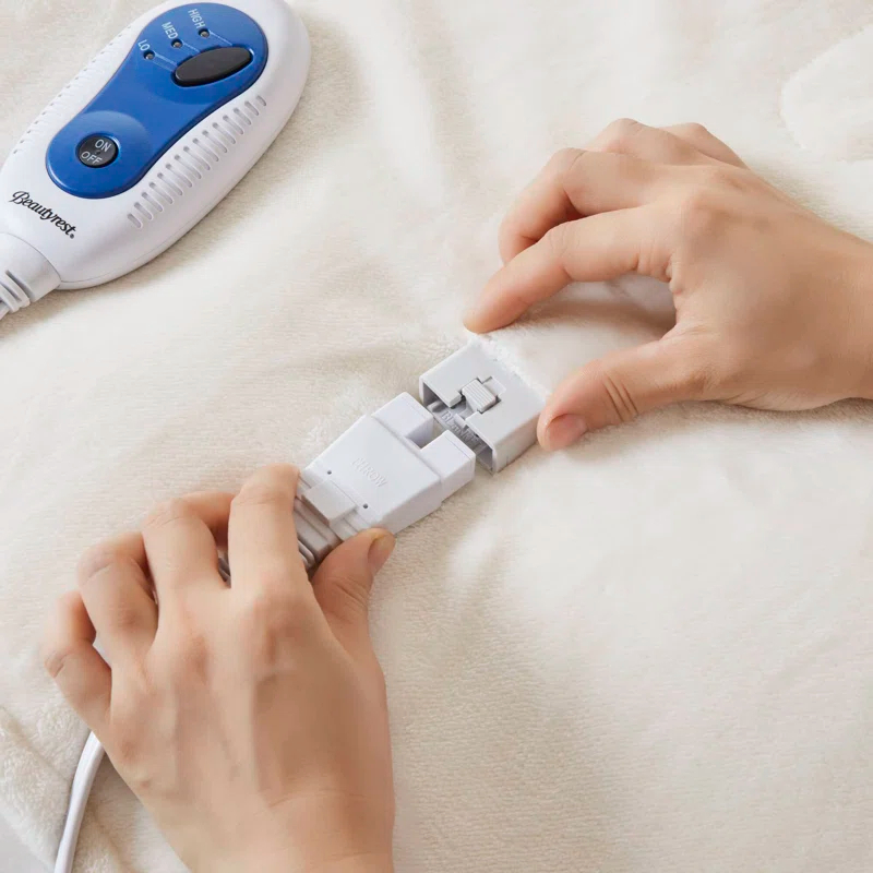 Beautyrest Beautyrest Heated Microlight to Berber Throw