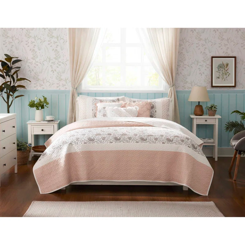 Madison Park Dawn 6 Piece Cotton Percale Quilt Set with Throw Pillows