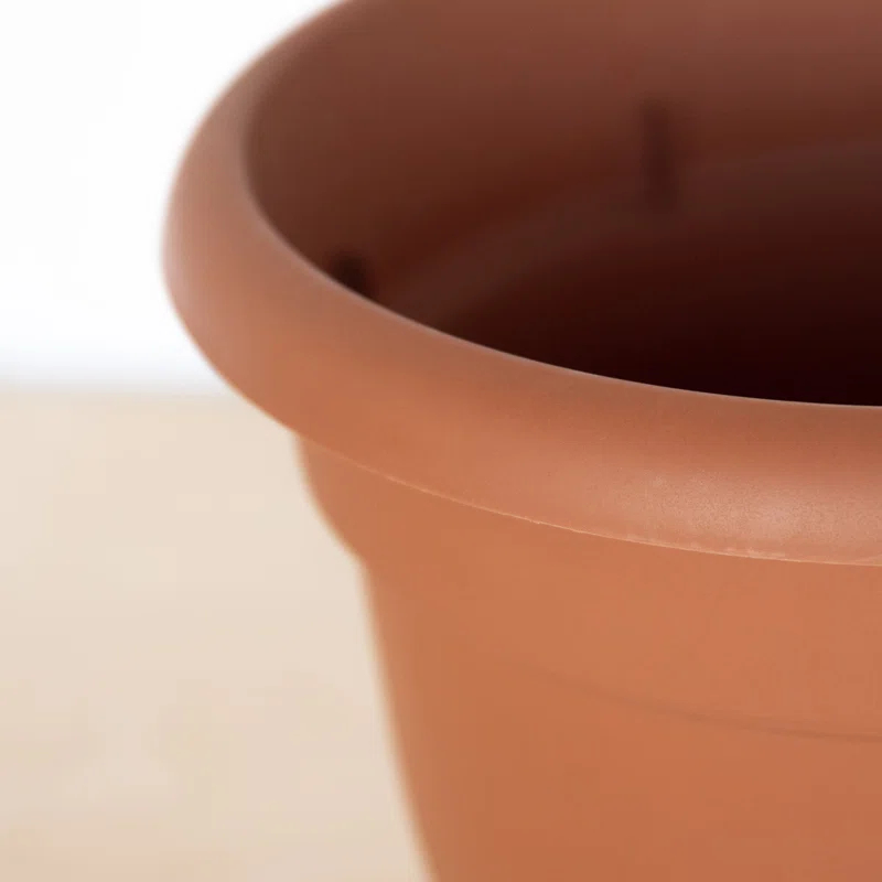 Bloem Ariana Traditional Self-Watering Indoor/Outdoor Pot Planter