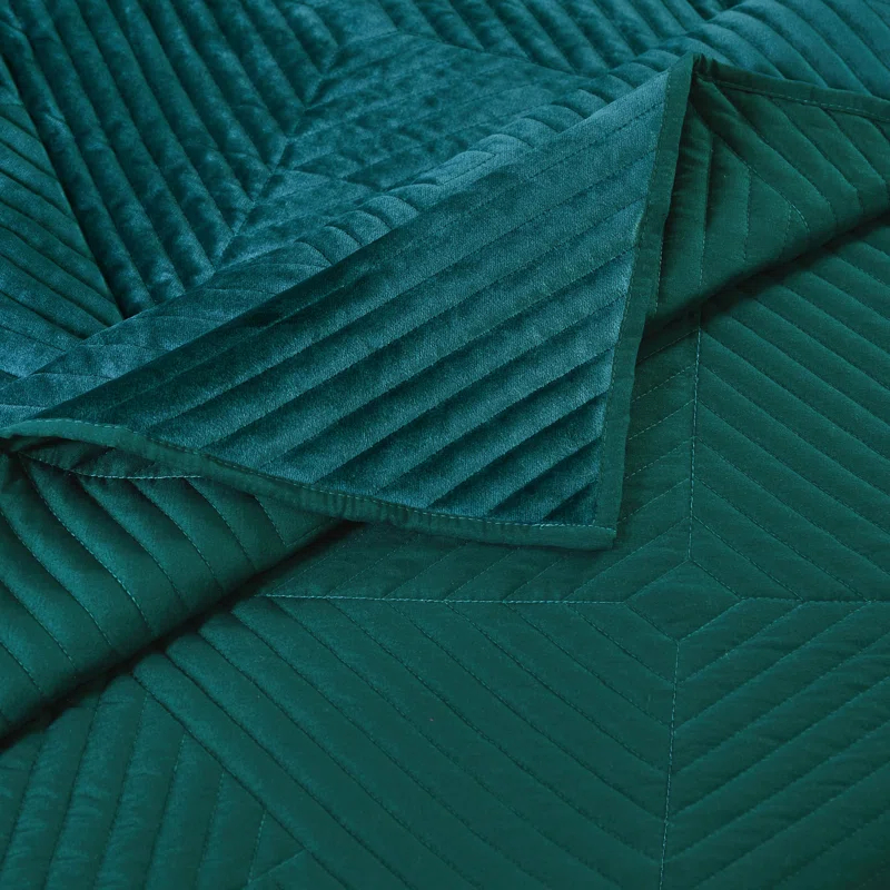 Greenland Home Fashions Riviera Velvet Quilted Throw