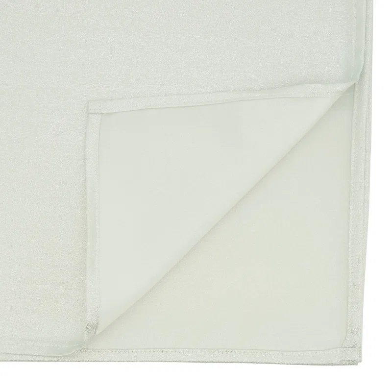 Saro Runner_Table Runner With Shimmering Design