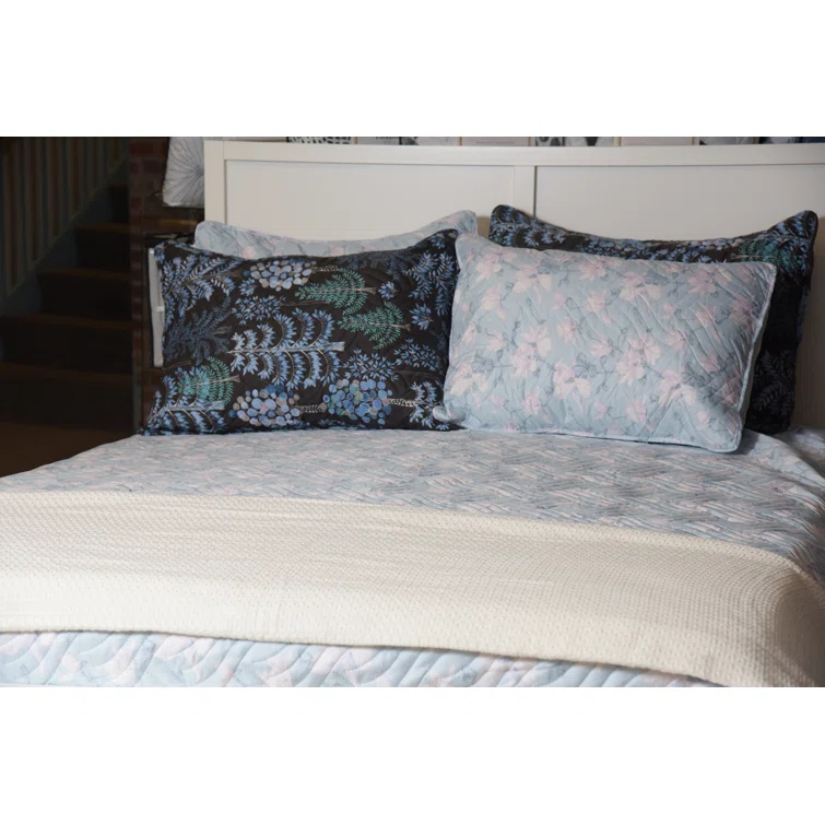 Lintex Knitted Throw Blanket