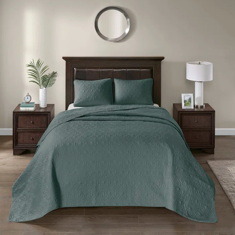 Madison Park Quebec Reversible Quilt Set