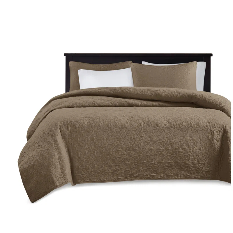 Madison Park Quebec Reversible Quilt Set