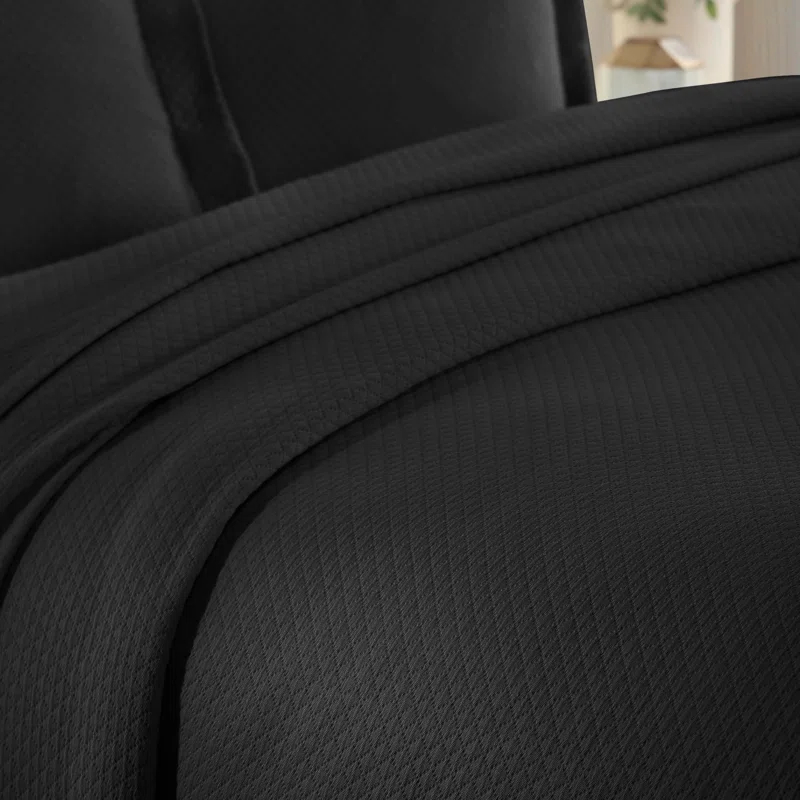 Superior Superior Solitaire Waffled Matelassé Bedspread Set with Shams