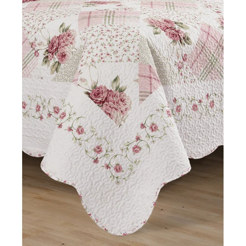 Royal Court Bungalow Quilt Set