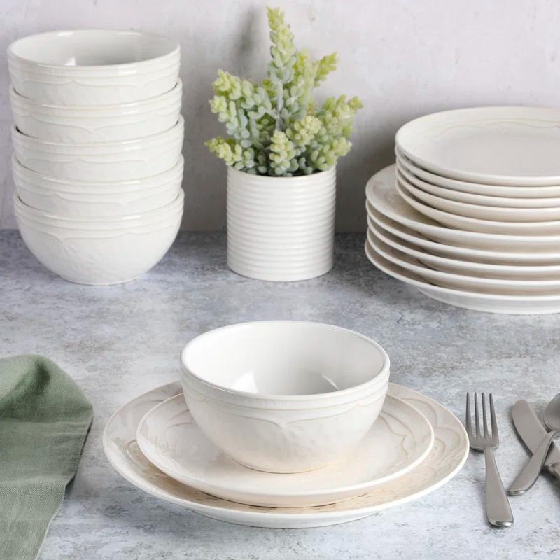 Gibson Alemany 18 Piece Dinnerware Set, Service for 6