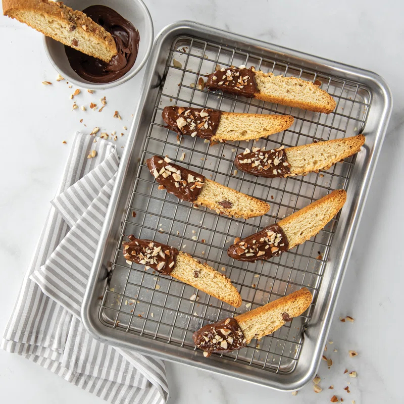 Nordic Ware Nordic Ware Naturals® Quarter Sheet with Oven-Safe Nonstick Grid