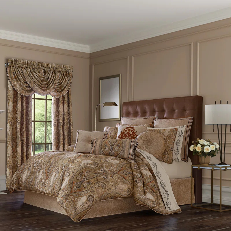Five Queens Court Lakeview Comforter Set