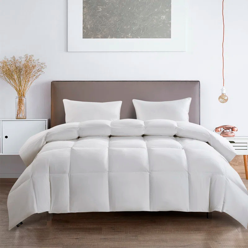 Serta Serta Super Soft 233 Thread Count White Goose Feather And Down Fiber Comforter By Serta All Season Full / Queen