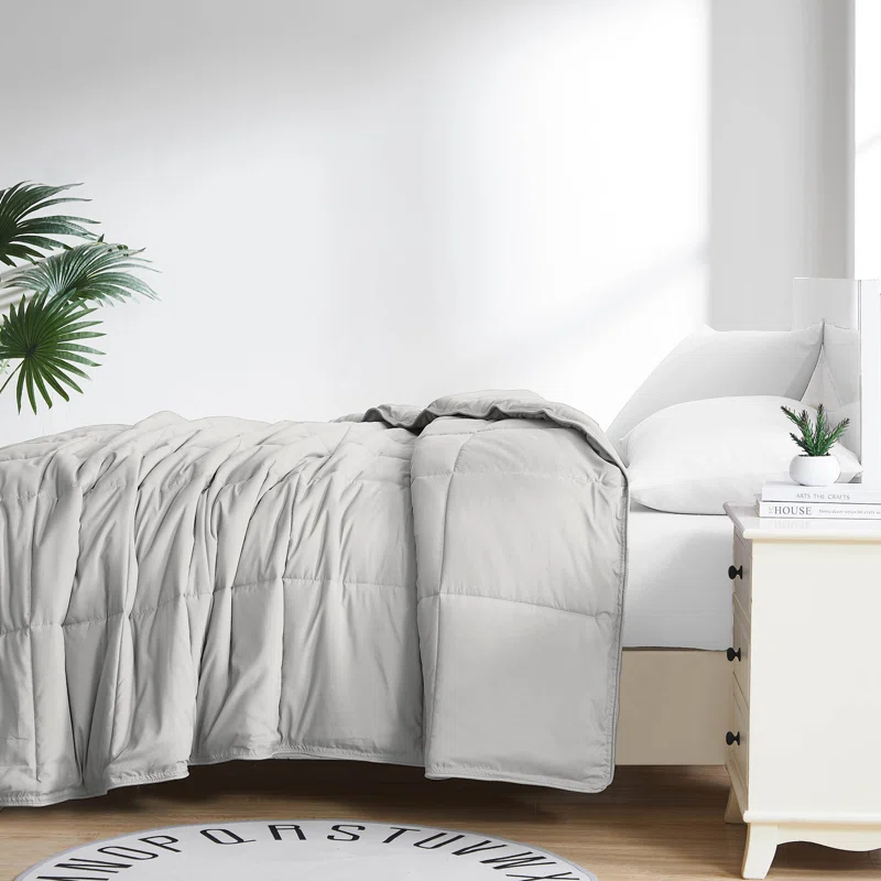 SouthShore Fine Linens Vilano Springs ® Oversized Down Alternative Comforter with piped Edging and corner loops, Easy care
