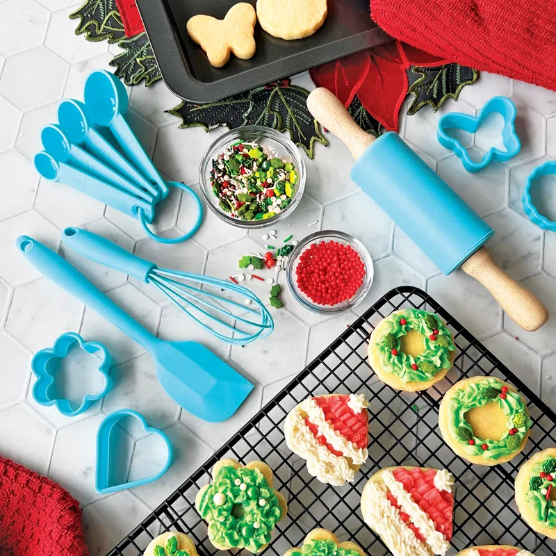 Winston Brands 12-Piece Junior Bakeware Plastic and Silicone Set