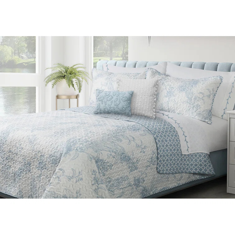 S & Co. Dream Blue Microfiber Quilt, Queen - Hypoallergenic (3 Count)